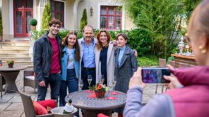 Gli Schwarzbach fanno una foto di famiglia, Tempesta d'amore ARD Christof Arnold